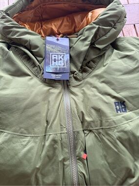 Duluth Trading Co Olive Green Puffer with Orange Lining